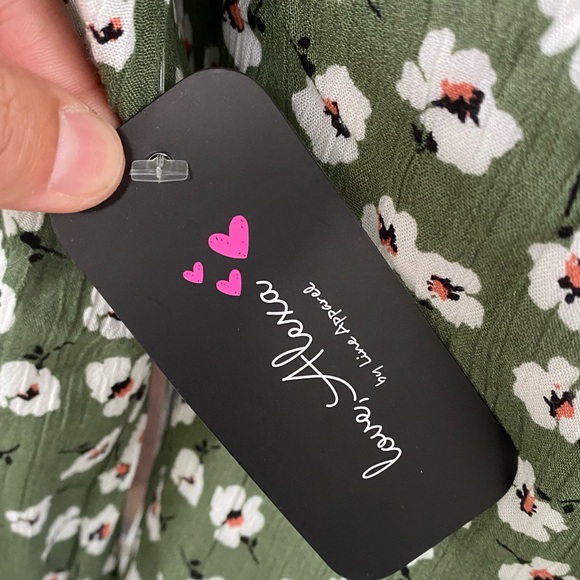 Love Alexa 💕 green floral long sleeve top 1️⃣ - Picture 6 of 8